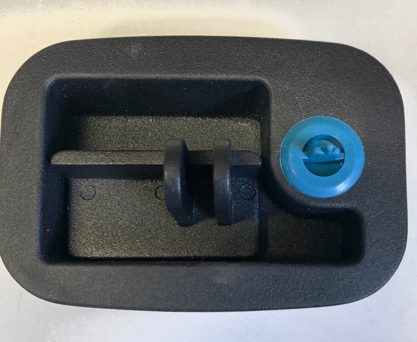 #628091-Drop down feed latch