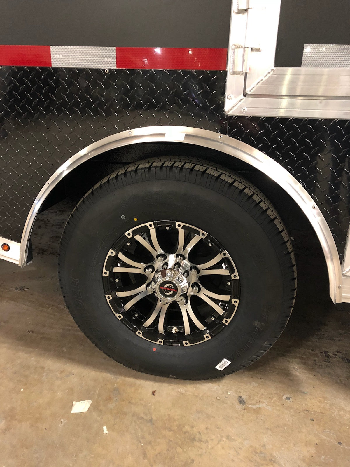 Fender Flare: Single axle