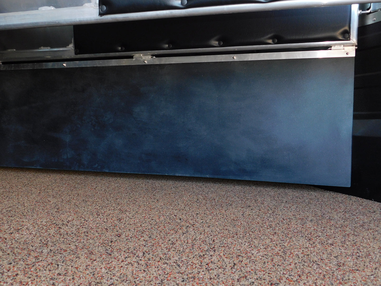 Lower stud Divider (Hanging Rubber Mat)