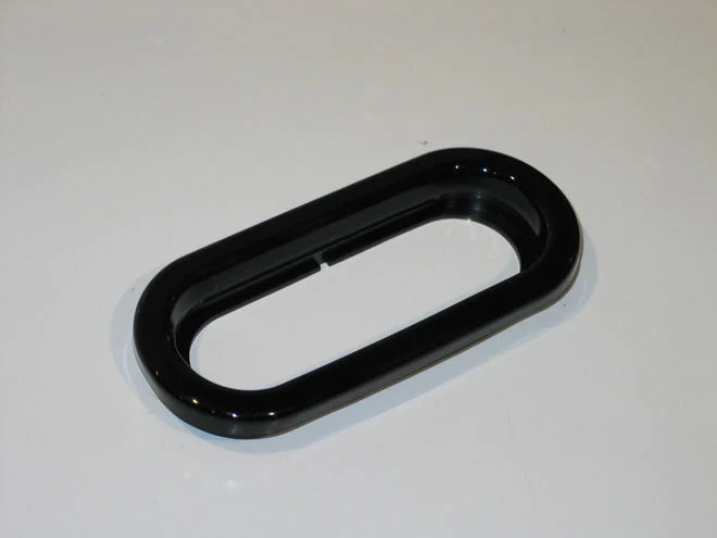 Oval rear tail lights: Non-LED and LED