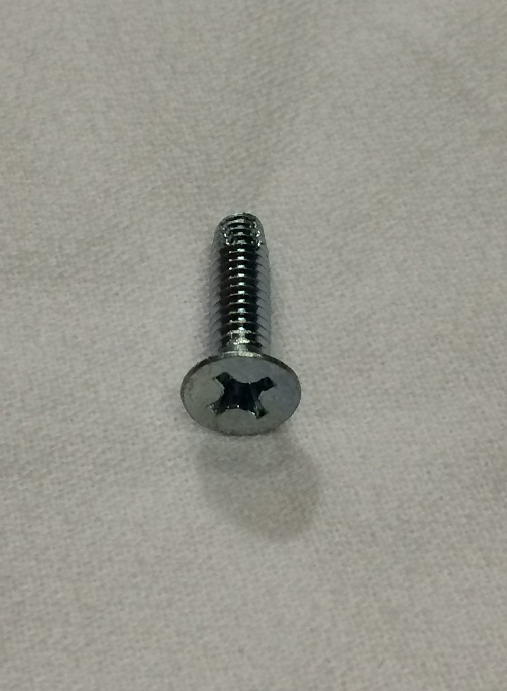 627154 1/4 x 1" Flat Head Screw - 100-1/4 x 1" flat head screw