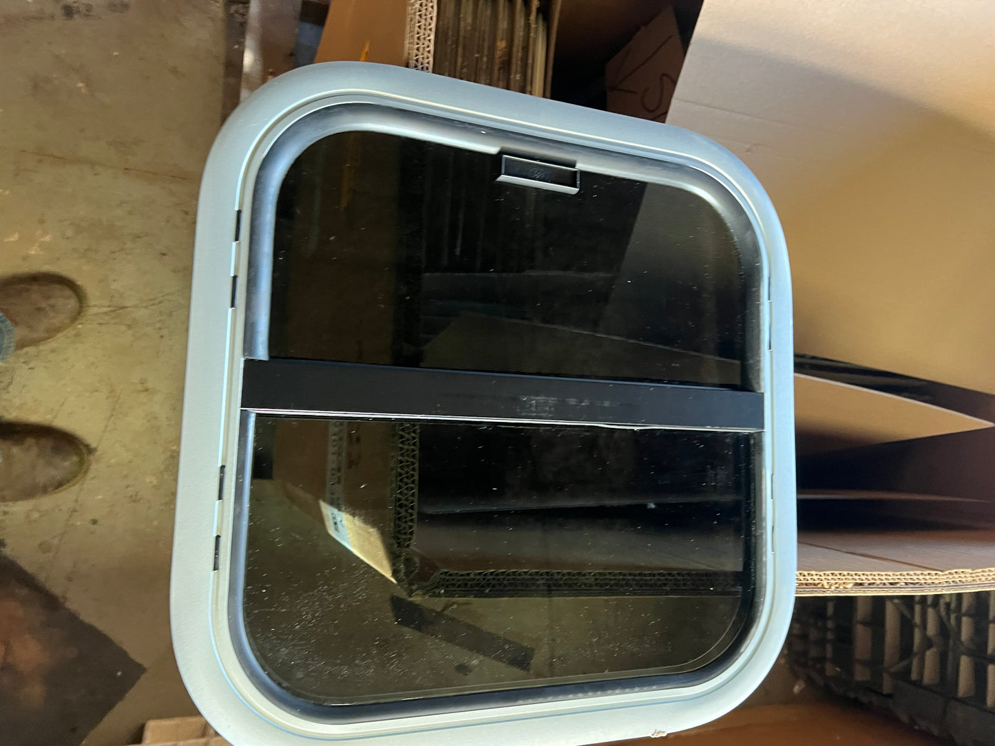 19 1/2" X 19 1/4" Trailer window with screen-#681020