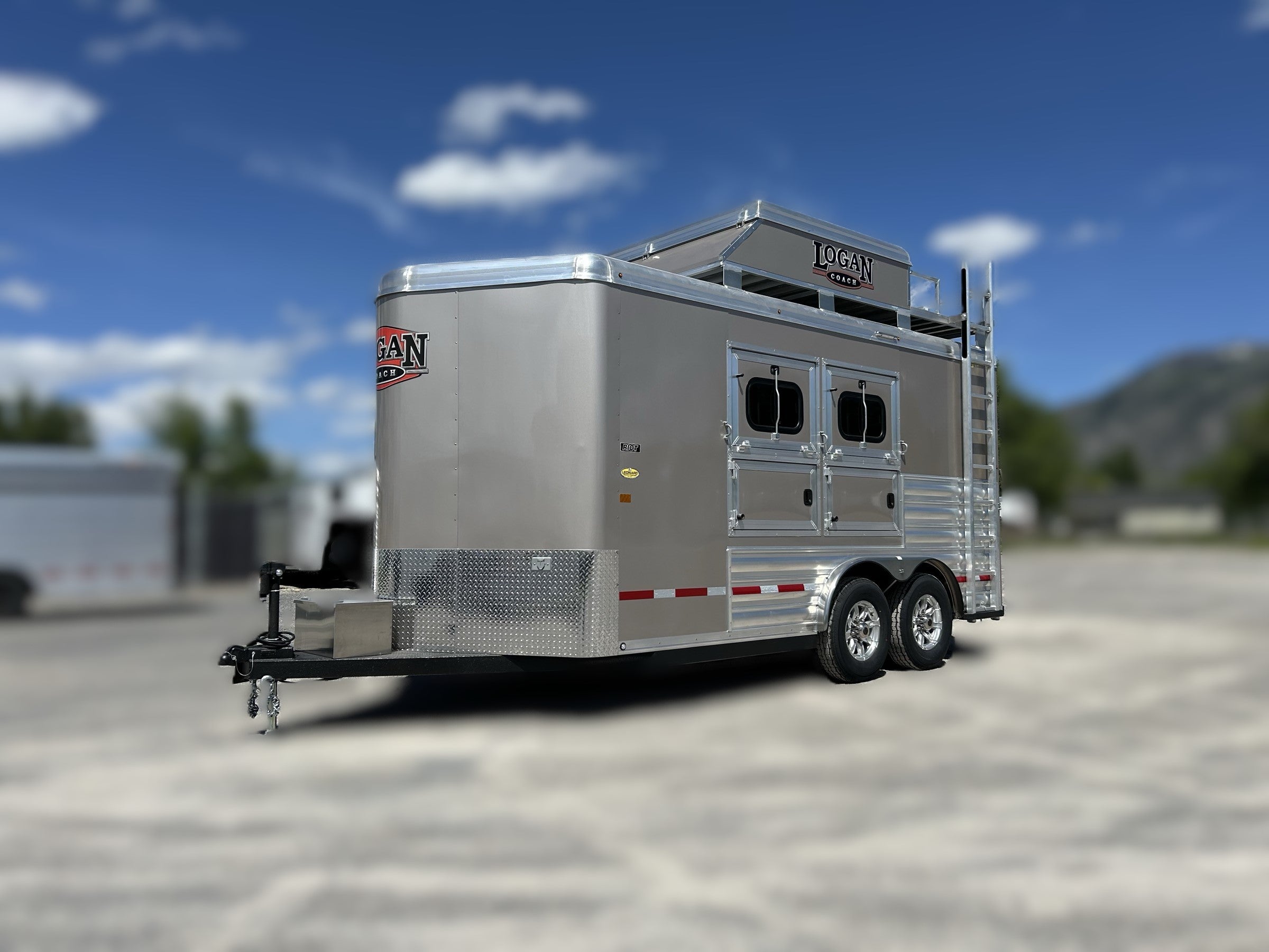 RAMP - Full Width Bolt On Ramp – Logan Coach