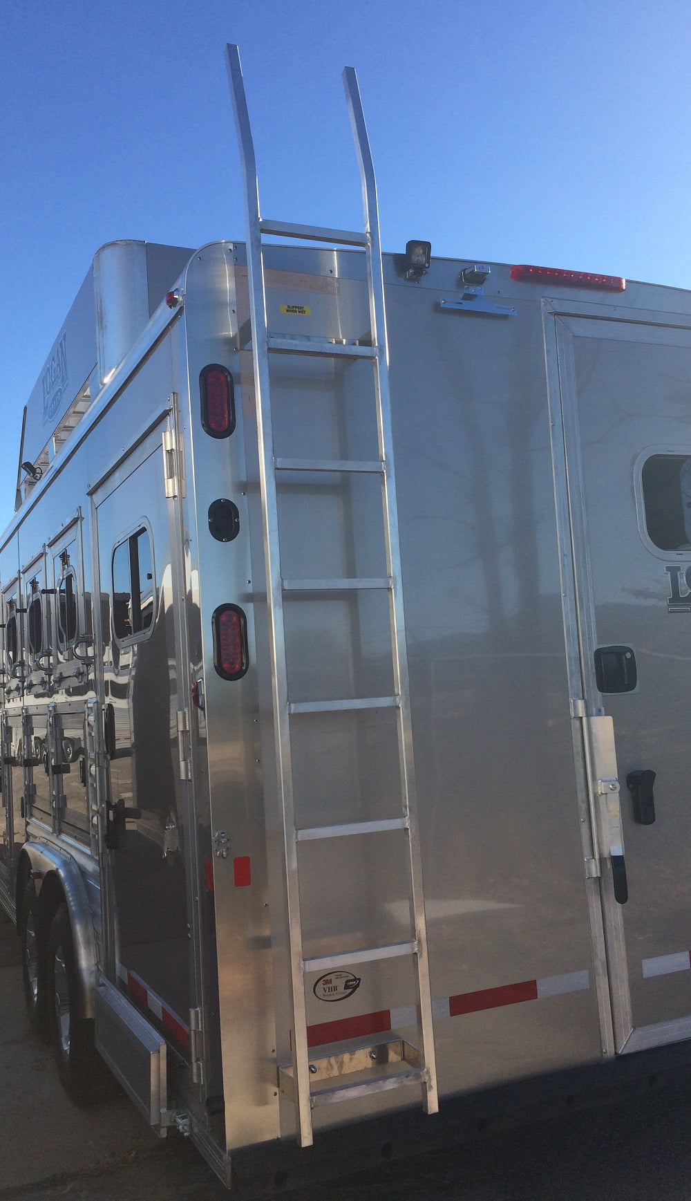 Aluminum Trailer Ladder: #760009 – Logan Coach