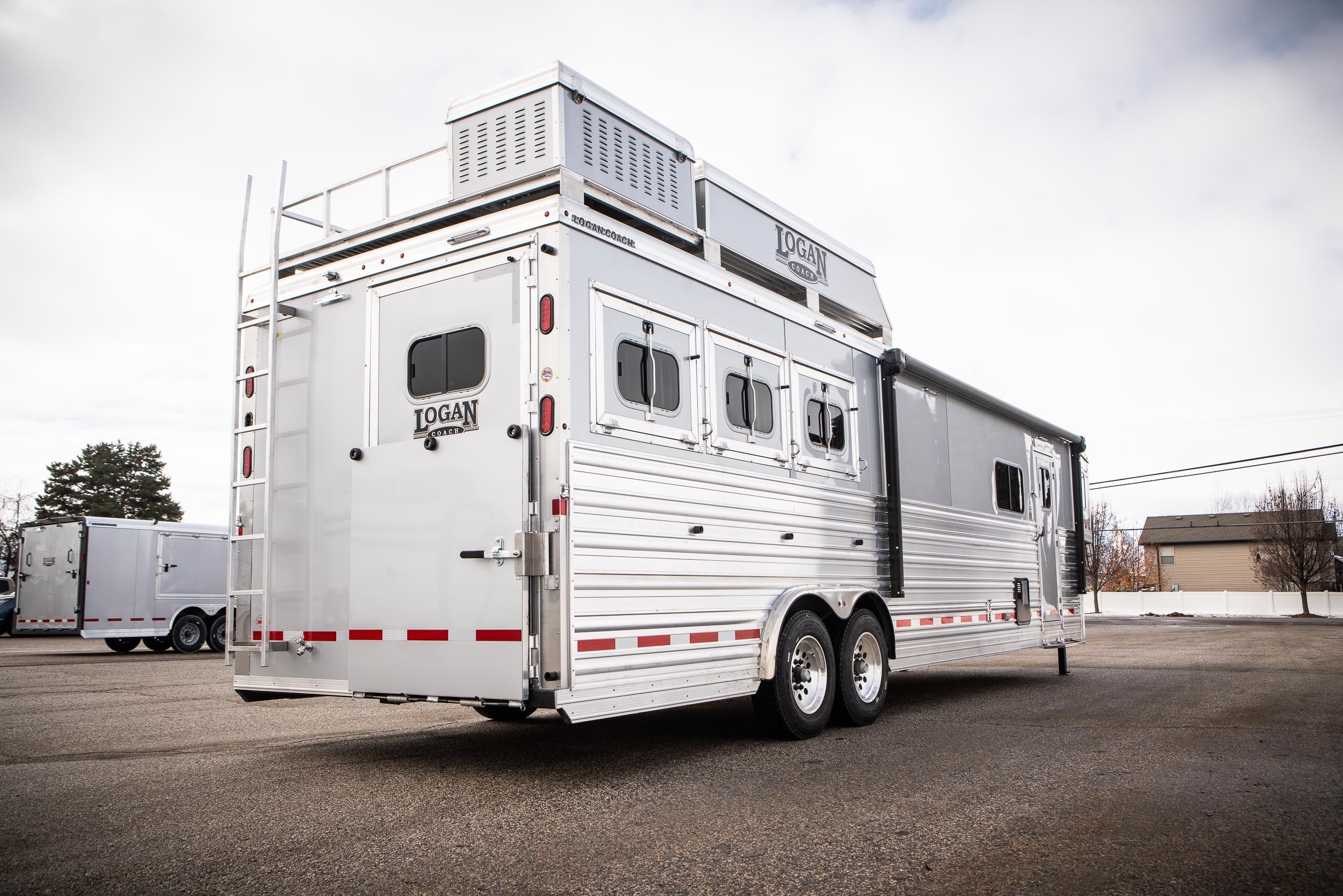 Full Width Rear Ramp Trailer Ramps – Logan Coach